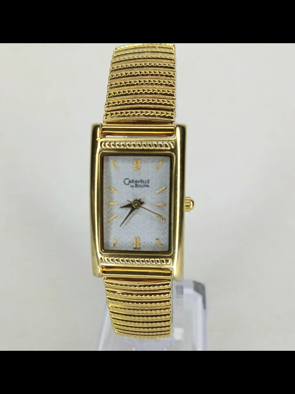 ​Vintage Caravelle Bulova Womens Rectangular Gold Tone Dress Watch 2003 A3